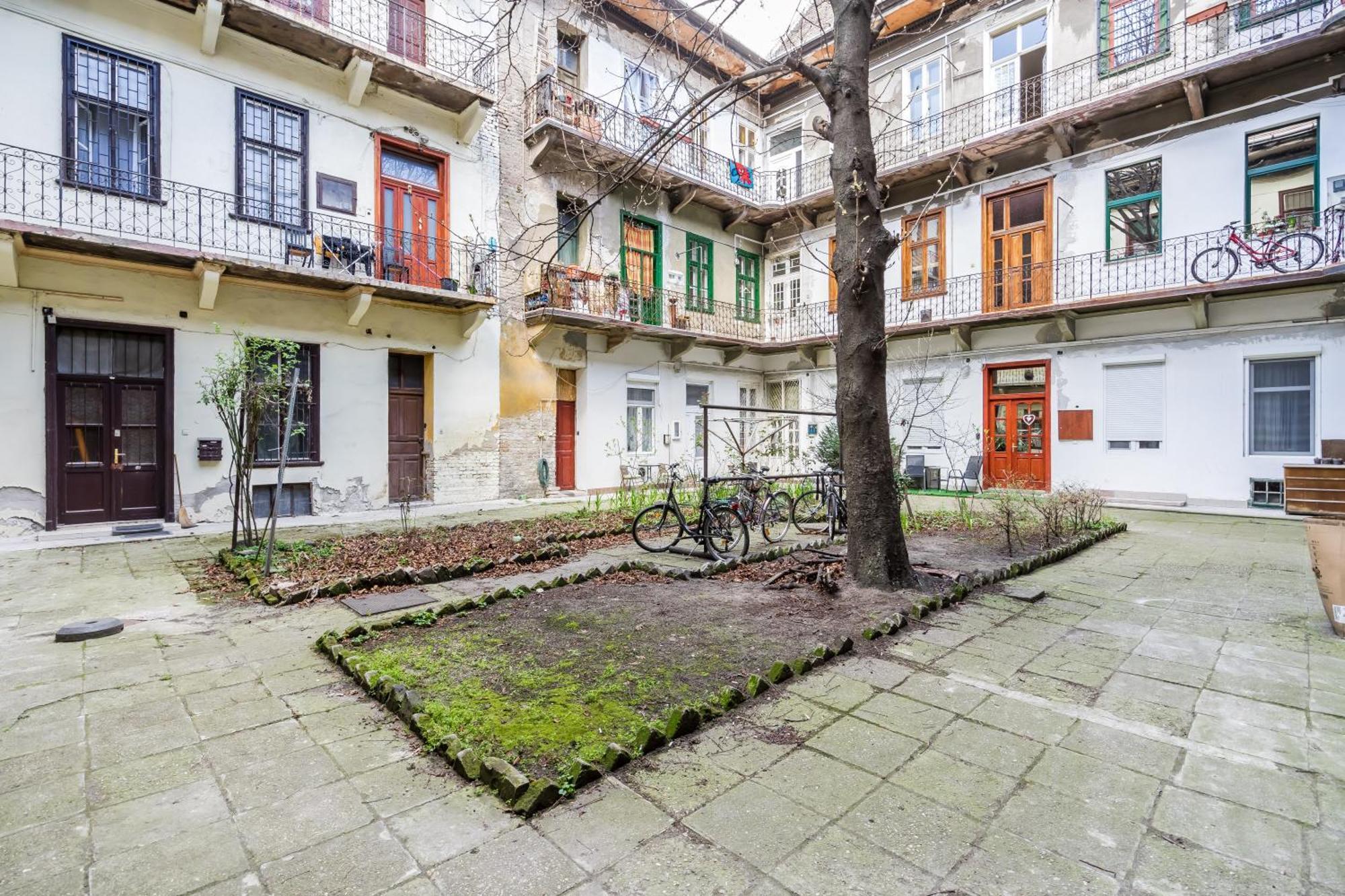 Bpr Stylish Mosaic Home With Terrace Budapešť Exteriér fotografie