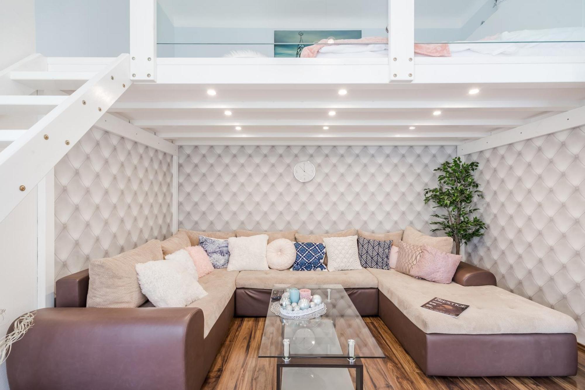 Bpr Stylish Mosaic Home With Terrace Budapešť Exteriér fotografie
